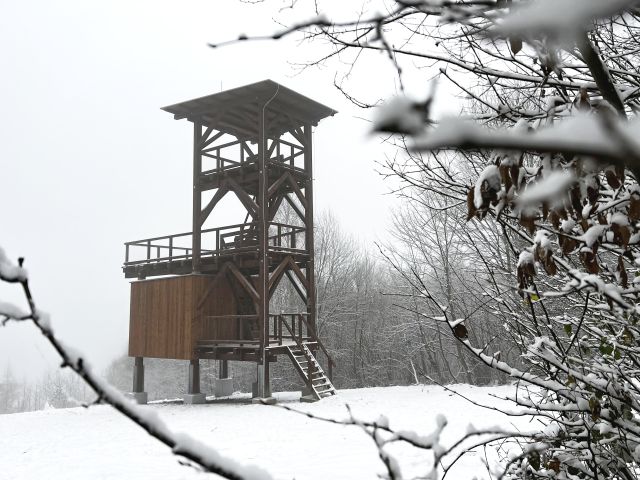 svidnik-vyhliadkova-veza-nad-vlekom